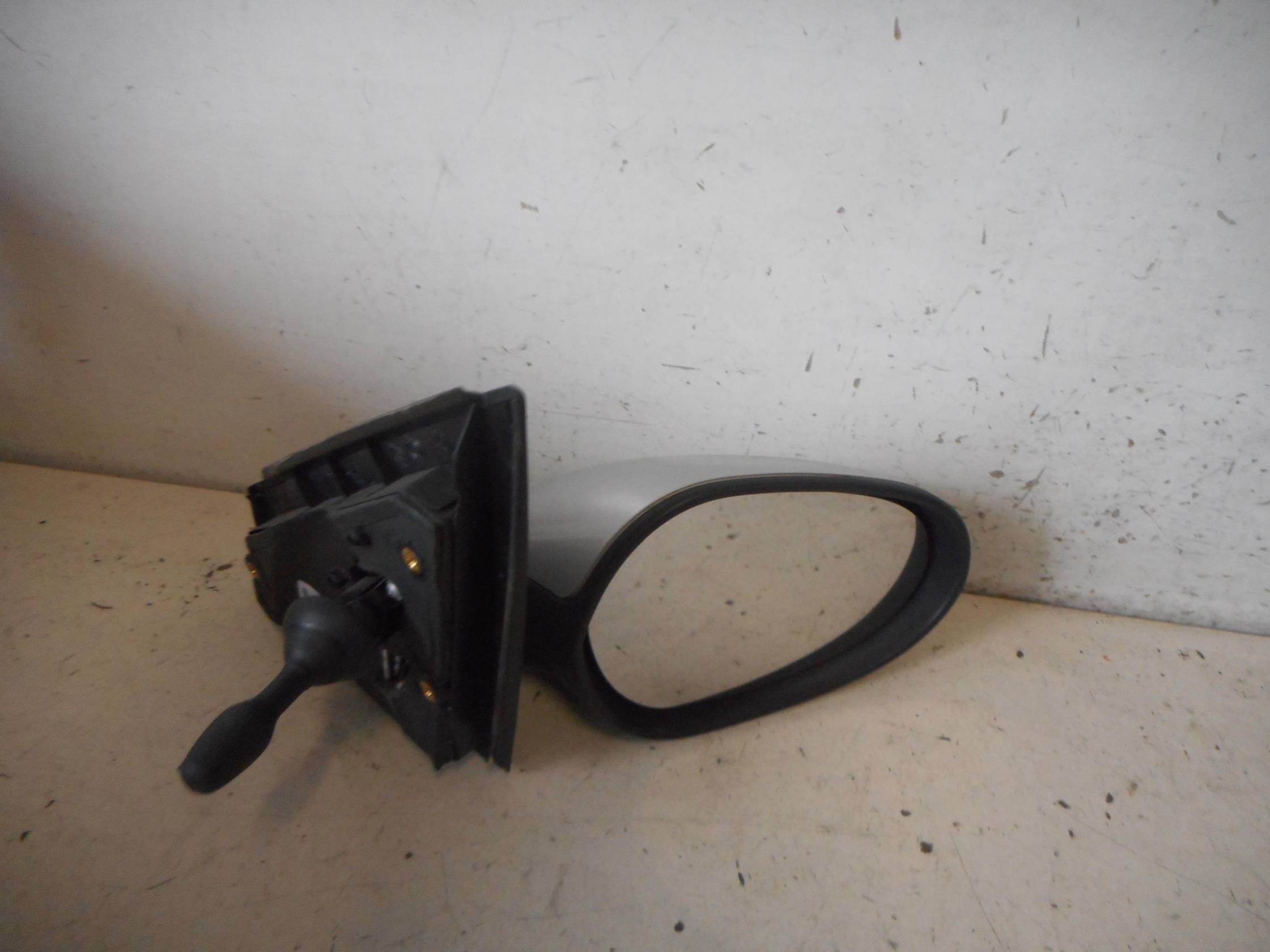 Retrovisore est. dx.